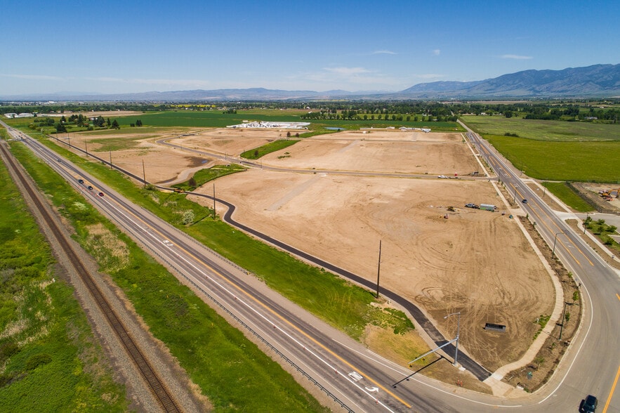 3355 Royal Wolf Ln, Bozeman, MT for sale - Aerial - Image 2 of 6