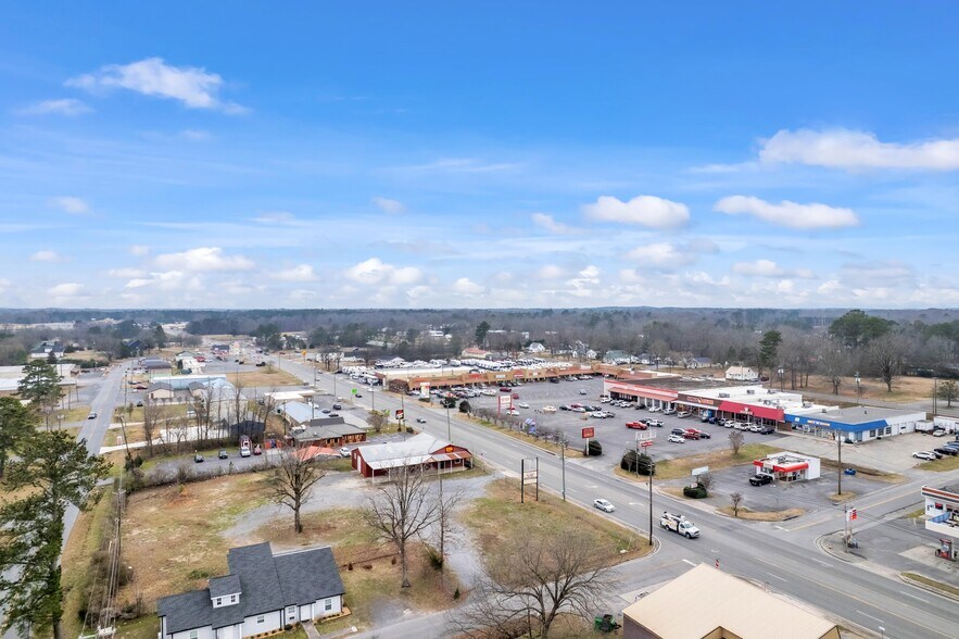 428 S 3rd Ave, Chatsworth, GA à vendre - Photo du bâtiment - Image 3 de 22