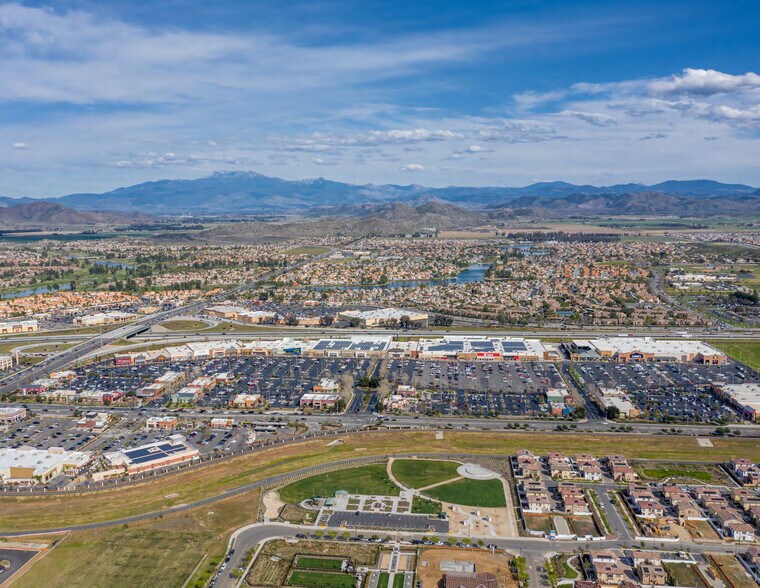 30098-30472 Haun Rd, Menifee, CA à louer - Aérien - Image 3 de 3
