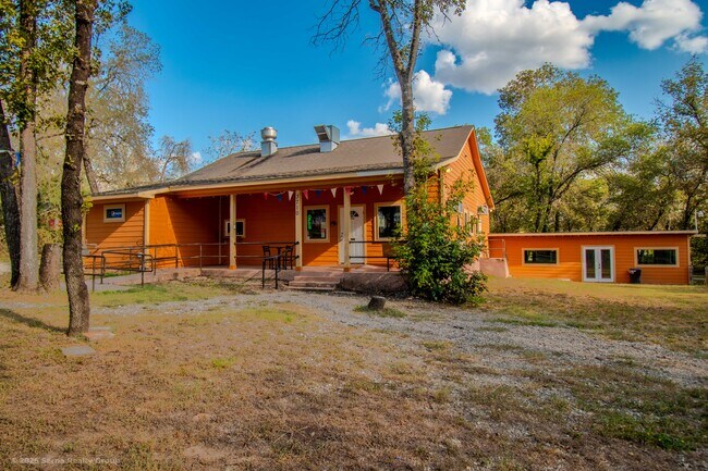 Plus de détails pour 3710 Waterwood Pass dr, Elmendorf, TX - Commerce de détail à vendre