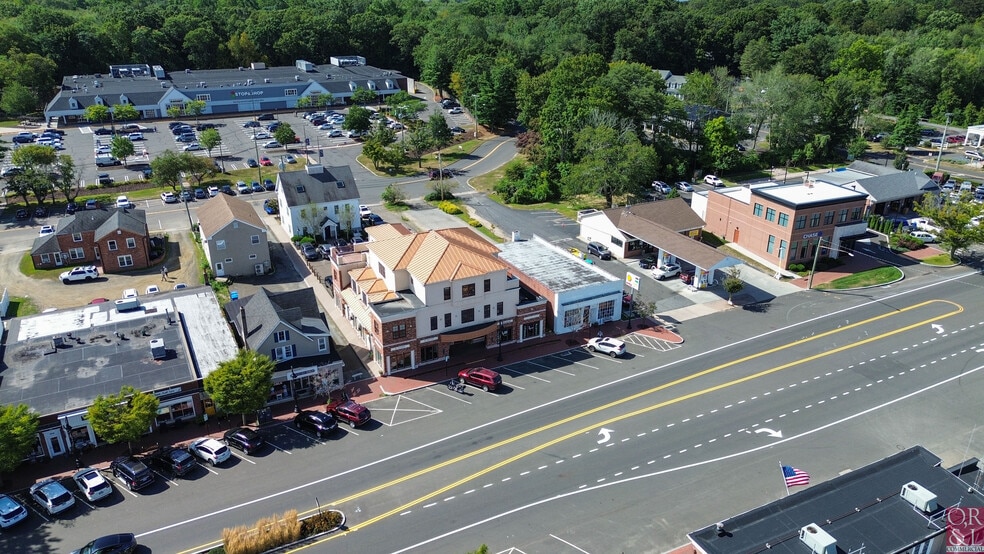 670 Boston Post Rd, Madison, CT for lease - Building Photo - Image 2 of 20