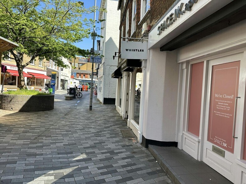 Commerce de détail dans Unit 2, 2 Church St, Kingston Upon Thames à louer - Photo du bâtiment - Image 2 de 6
