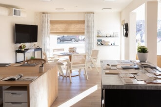 160-164 Los Gatos Saratoga Rd, Los Gatos, CA for lease Interior Photo- Image 2 of 4