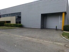 Flex in Le Mesnil-Amelot for lease Building Photo- Image 1 of 4