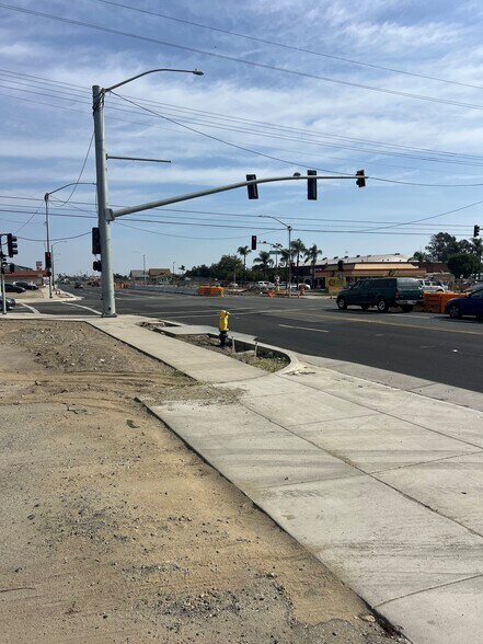 661 Holt blvd, Ontario, CA à vendre - Photo du bâtiment - Image 3 de 9