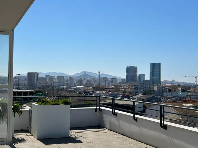 boulevard du Capitaine Gèze, Marseille à louer - Photo du bâtiment - Image 3 de 16