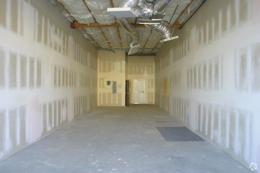 4956 W Century Blvd, Inglewood, CA à louer - Hall d’entrée - Image 3 de 21