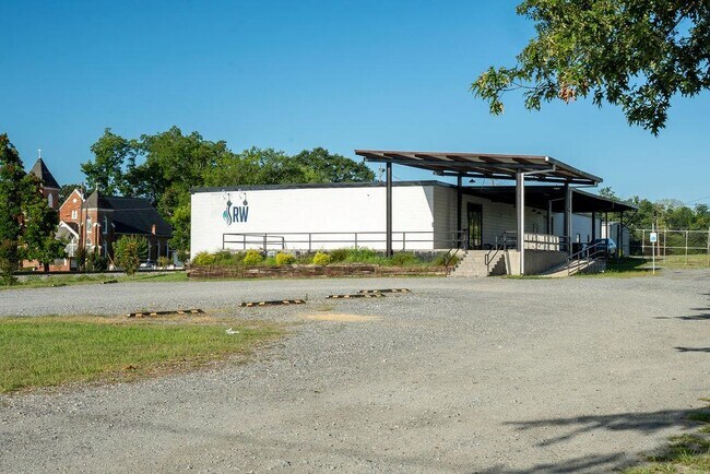 More details for 214 S Church St, Dublin, GA - Flex for Lease