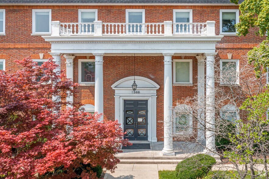 7366 N Lincoln Ave, Lincolnwood, IL à louer - Photo du bâtiment - Image 2 de 12