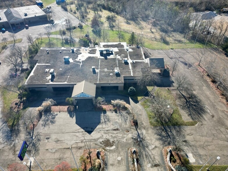 1500 Lafayette Ave, Moundsville, WV for lease - Building Photo - Image 2 of 17