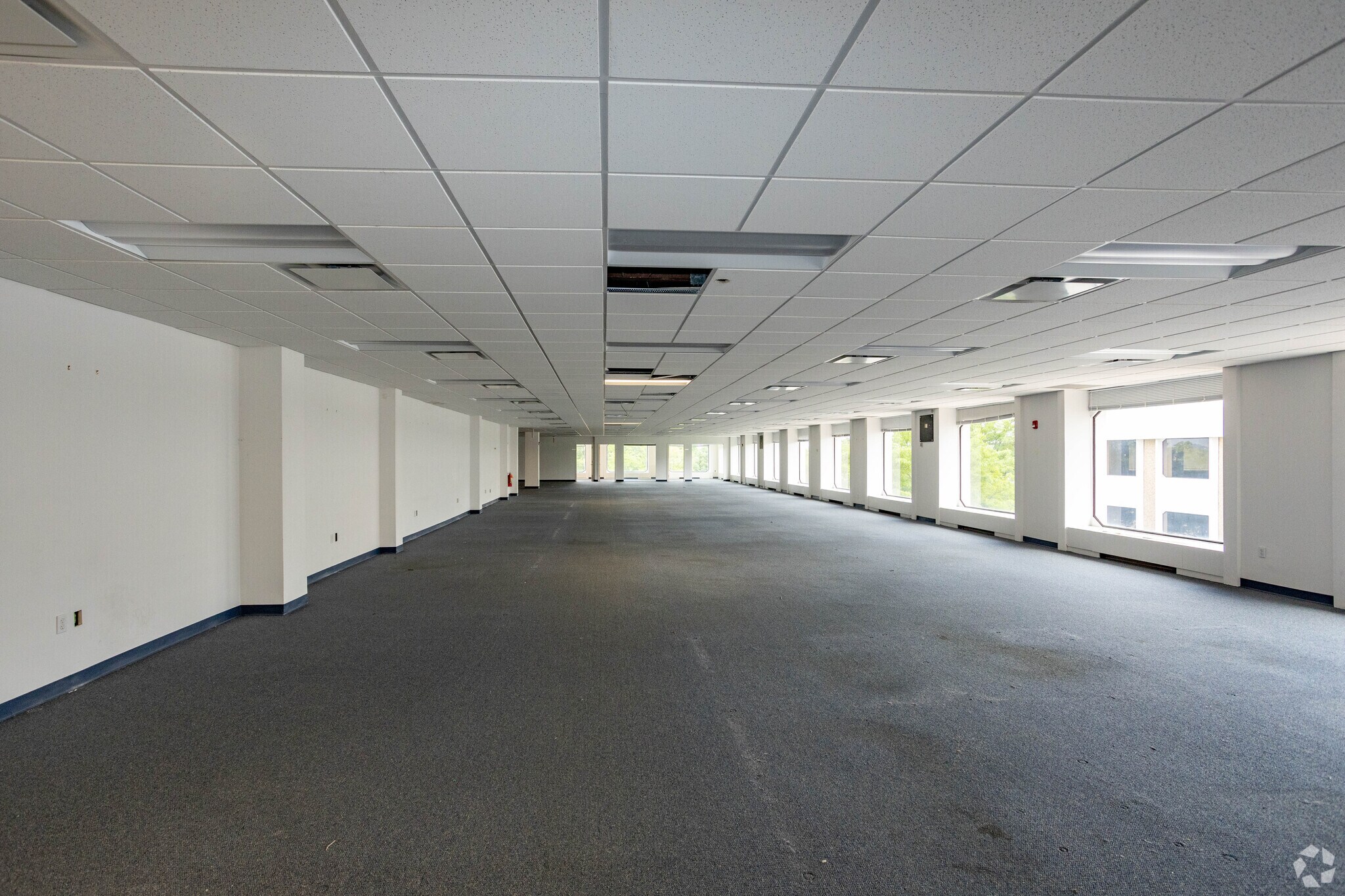 1 Huntington Quadrangle, Melville, NY à louer Photo intérieure- Image 1 de 3