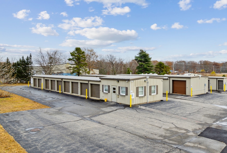 23 Smada Dr, Sanford, ME for lease - Building Photo - Image 1 of 1