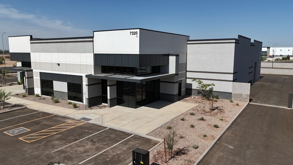 7320 E Pecos Rd, Mesa, AZ à vendre - Photo du bâtiment - Image 3 de 20