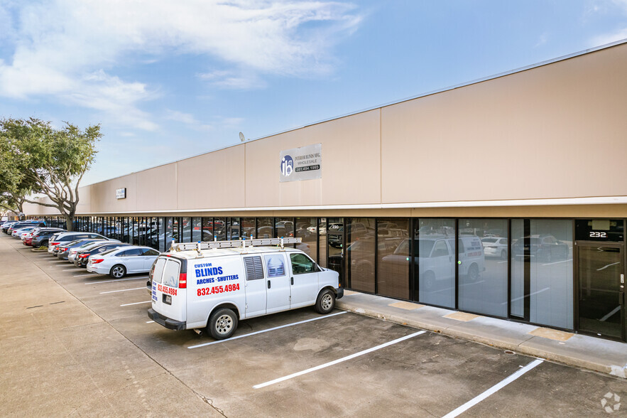 13004 Murphy Rd, Stafford, TX for lease - Primary Photo - Image 1 of 7