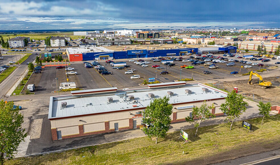 11020 100 Ave, Grande Prairie, AB à louer - Photo du bâtiment - Image 3 de 10