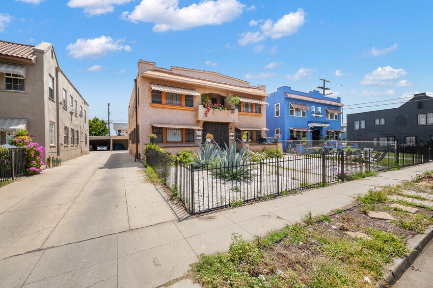 3110 Raymond Ave, Los Angeles, CA à vendre - Photo du bâtiment - Image 2 de 15