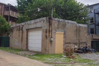 527 Jeanette St, Pittsburgh, PA for lease Building Photo- Image 2 of 9