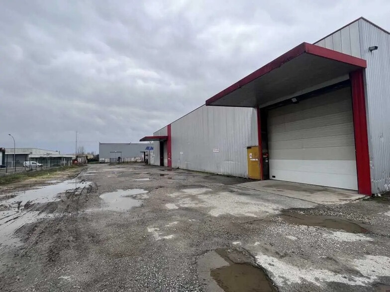 Office in Bordeaux for lease - Building Photo - Image 1 of 14