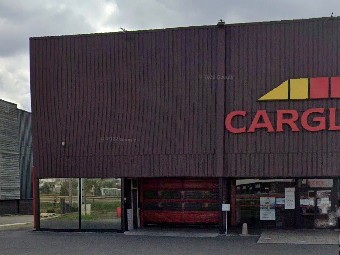 Commerce de détail dans Coignières à louer Photo du bâtiment- Image 1 de 3