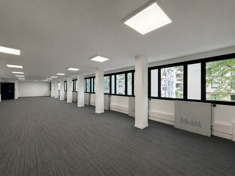 26 Rue Louis Blanc, Lyon for lease - Interior Photo - Image 1 of 8