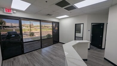 9831 S 51st St, Phoenix, AZ à louer Photo intérieure- Image 2 de 11