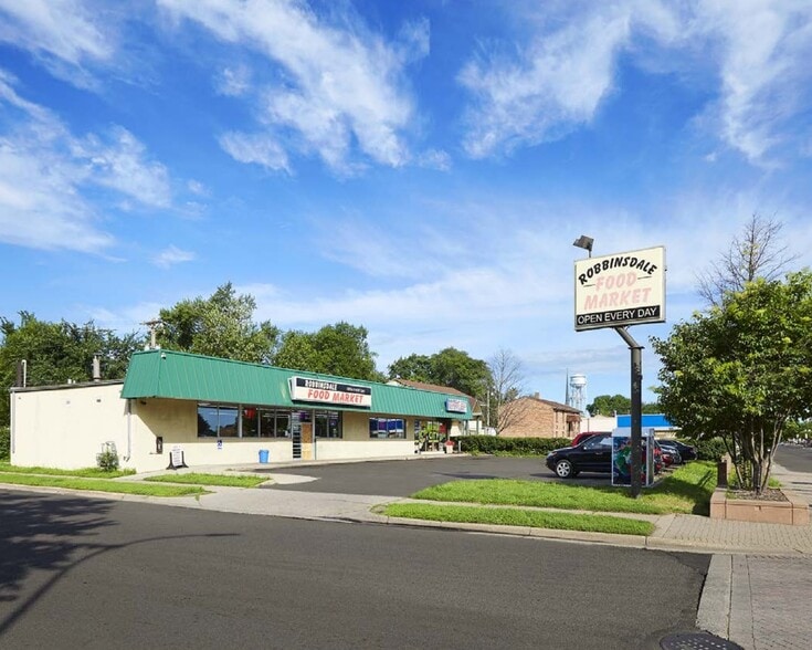 4005 W Broadway Ave, Robbinsdale, MN à vendre - Photo principale - Image 1 de 2