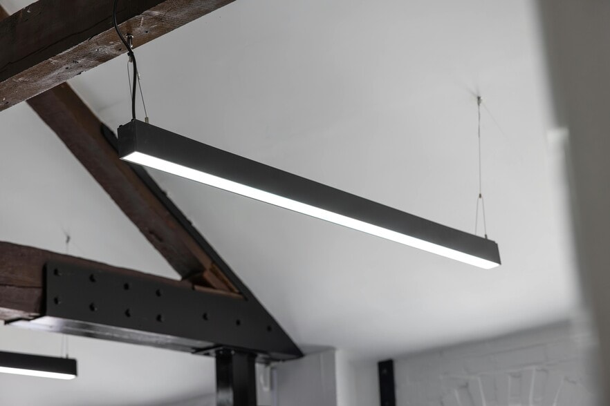 Off Cams Hl, Fareham for lease - Building Photo - Image 3 of 57