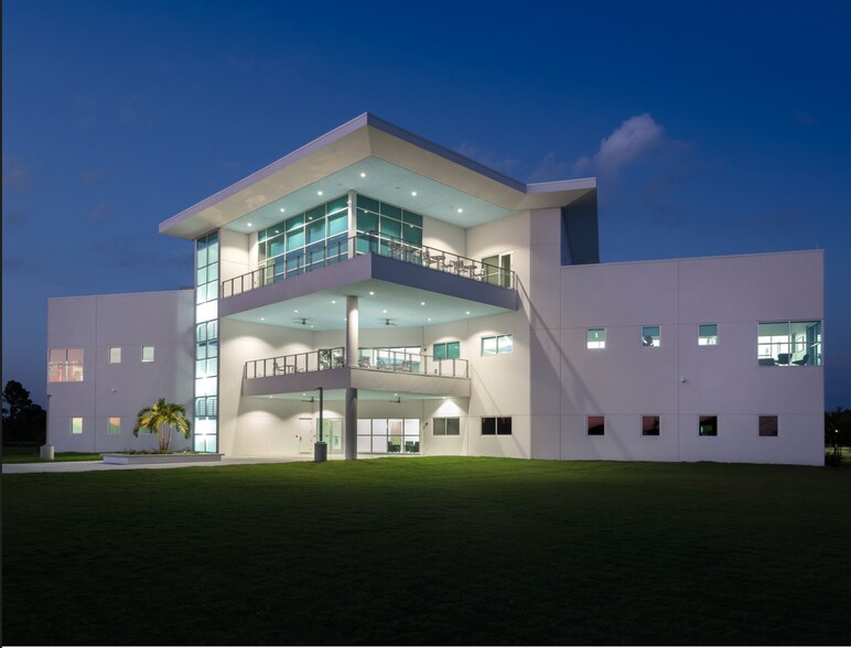 4081 Lakewood Ranch Blvd, Sarasota, FL à louer - Photo du bâtiment - Image 3 de 29