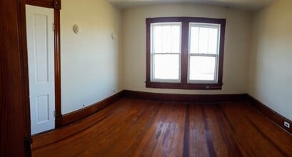 180 Chatham Heights Rd, Fredericksburg, VA for lease Interior Photo- Image 2 of 6