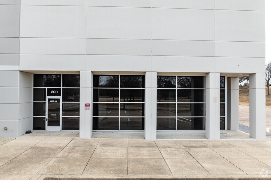 510 N Peachtree Rd, Mesquite, TX à louer - Photo du bâtiment - Image 3 de 8