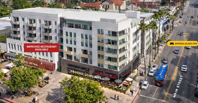 Plus de détails pour 3750 Main St, Riverside, CA - Commerce de détail à louer