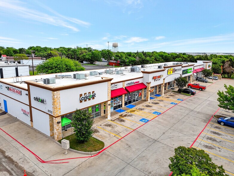 8702 S Lancaster Rd, Dallas, TX à vendre - Photo du bâtiment - Image 3 de 12