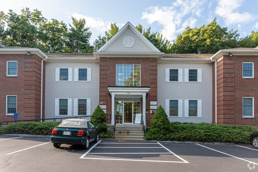 68 Tadmuck Rd, Westford, MA à louer - Photo du bâtiment - Image 3 de 8