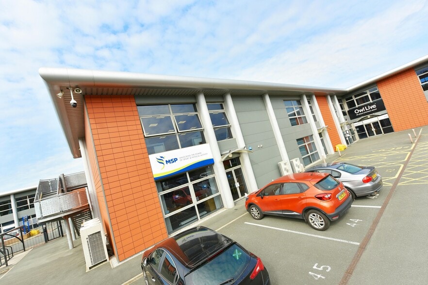 Skyhawk Av, Liverpool for lease - Building Photo - Image 2 of 12