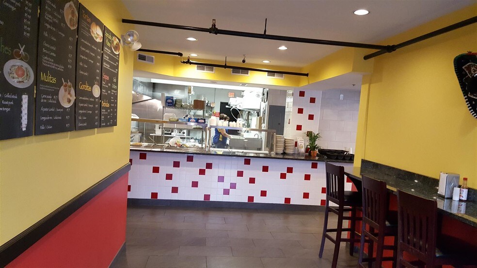 124 University Ave, Lowell, MA à vendre - Photo du bâtiment - Image 3 de 15