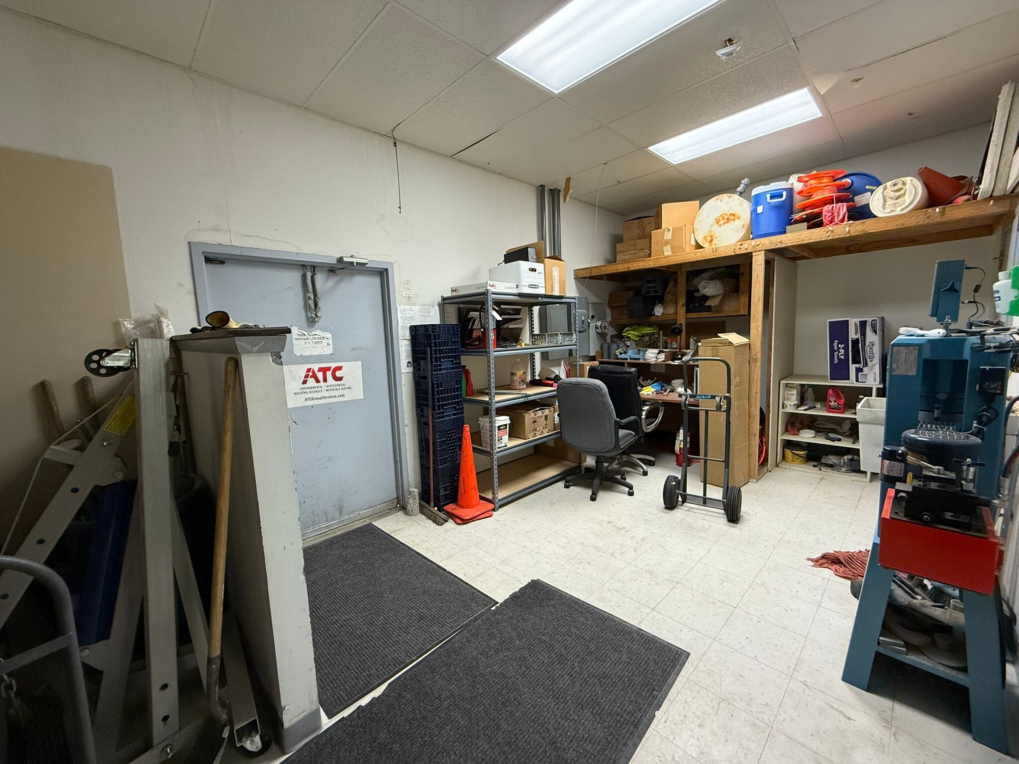 200-210 Expressway Ct, Virginia Beach, VA for lease Interior Photo- Image 1 of 3