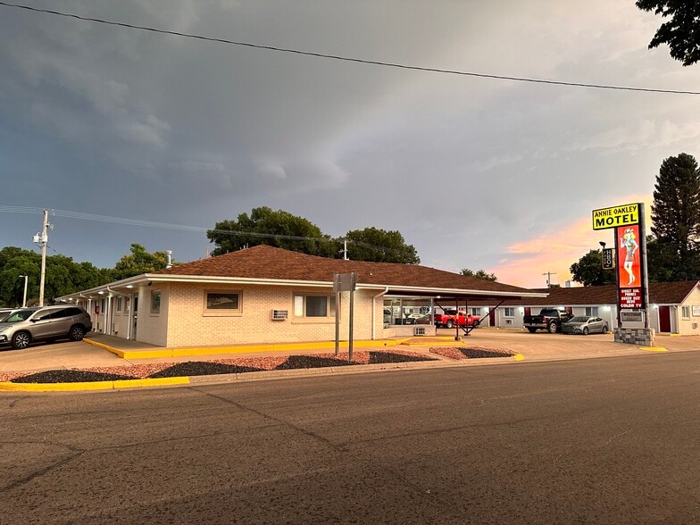 428 Center Ave, Oakley, KS for sale - Building Photo - Image 2 of 6