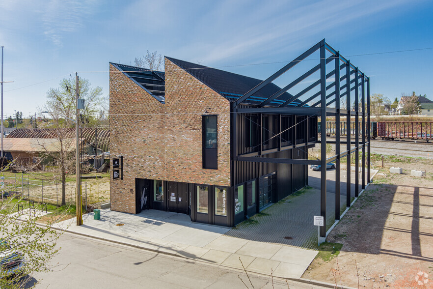 1119 10 Ave SE, Calgary, AB for sale - Primary Photo - Image 1 of 1