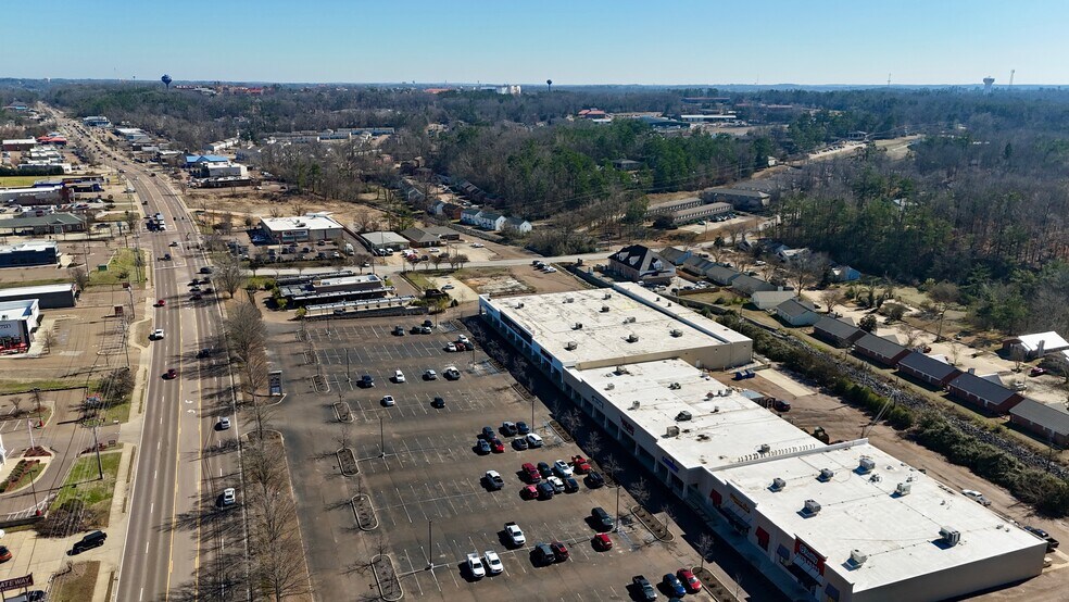 2128-2150 Jackson Ave W, Oxford, MS à louer - Photo du bâtiment - Image 3 de 10