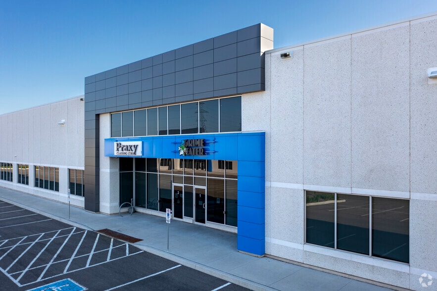 3610 Odyssey Dr, Mississauga, ON for lease - Building Photo - Image 3 of 4