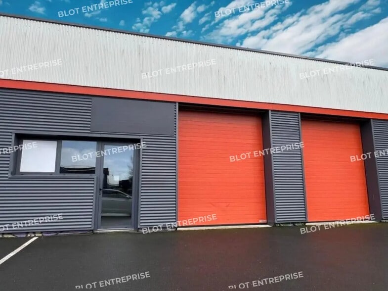 Office in Rennes for lease - Primary Photo - Image 1 of 7