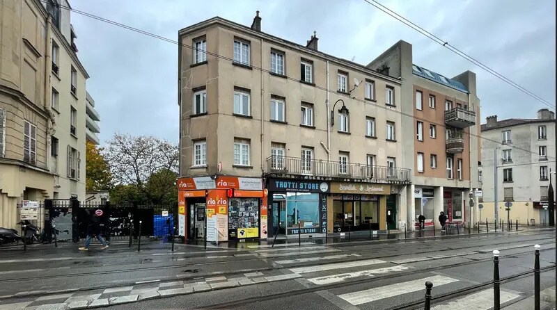 Multifamily in L'ILE-SAINT-DENIS for sale Building Photo- Image 1 of 8