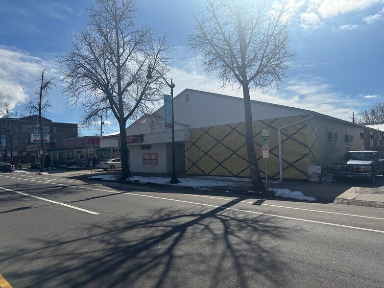 62-64 E High St, Pottstown, PA à louer - Photo du bâtiment - Image 2 de 12