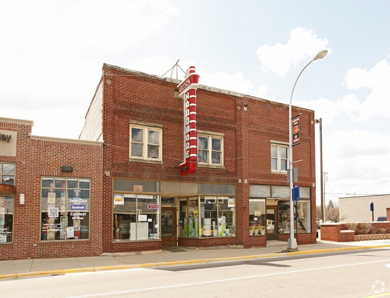 113 W Main St, Brighton, MI à louer - Photo du bâtiment - Image 2 de 3