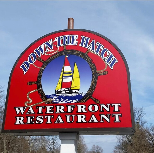 192 Candlewood Lake rd, Brookfield, CT for sale - Primary Photo - Image 1 of 12