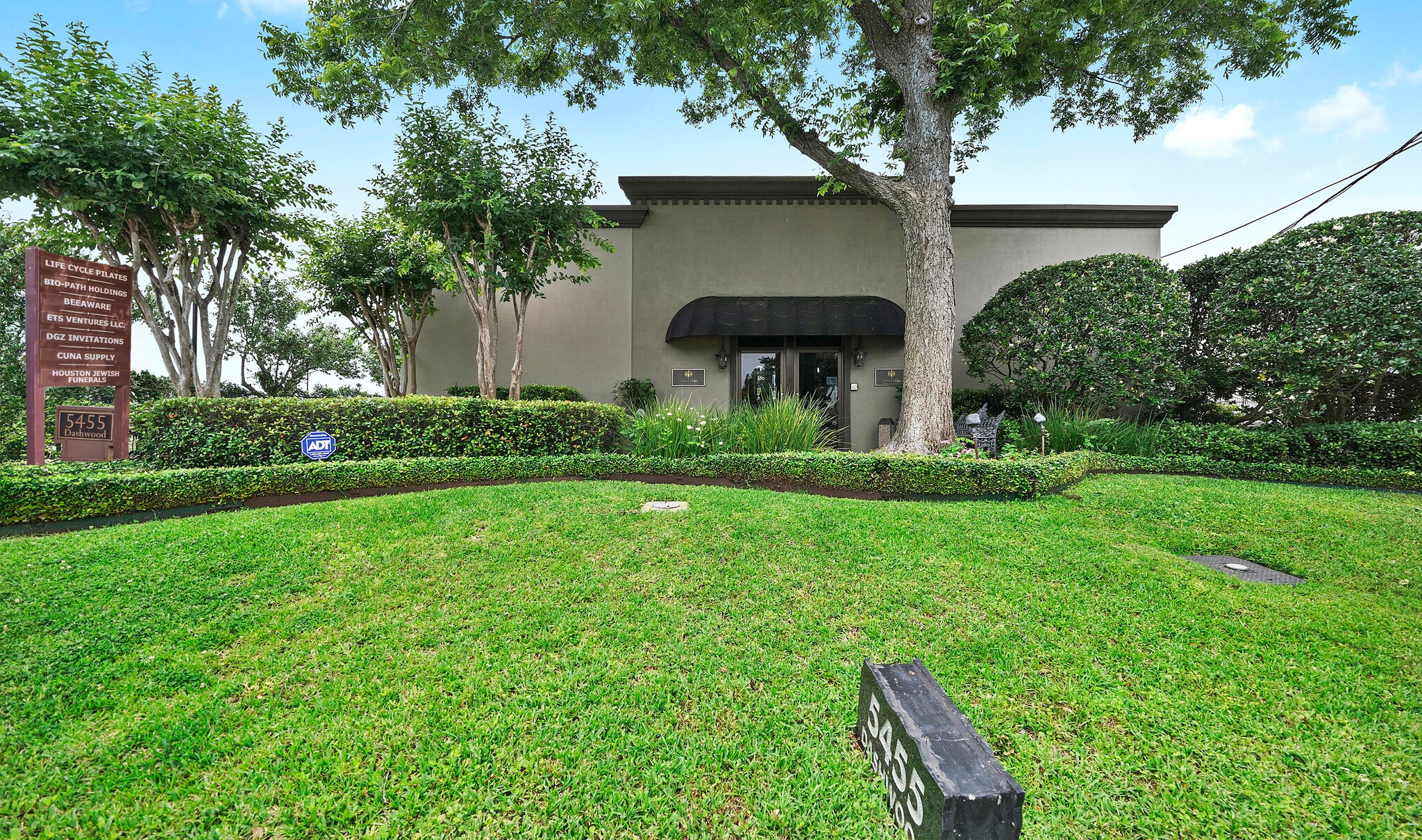 5455 Dashwood Dr, Bellaire, TX for lease Primary Photo- Image 1 of 11