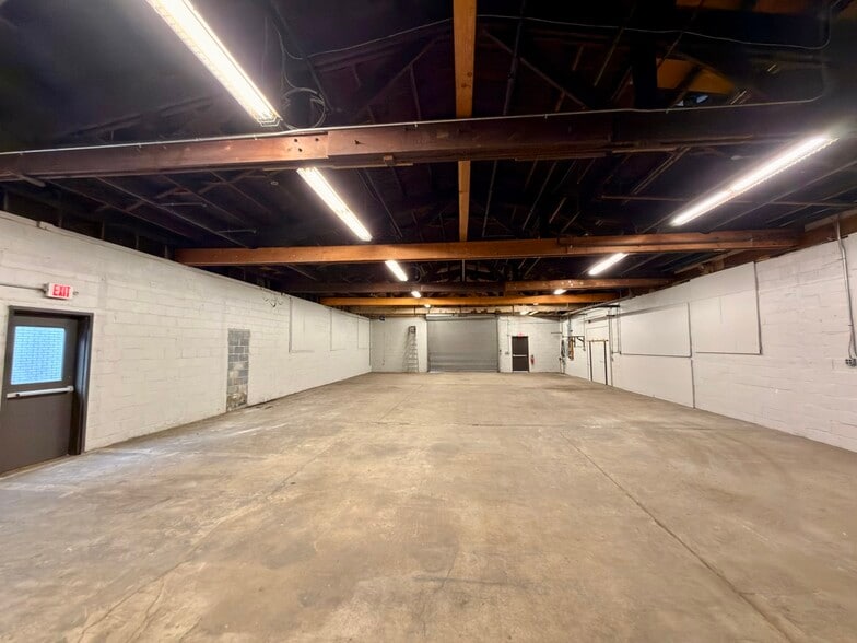 275 Lincoln Blvd, Middlesex, NJ for lease - Primary Photo - Image 1 of 5