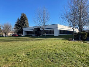 22924 E Appleway Ave, Liberty Lake, WA for lease Building Photo- Image 2 of 3