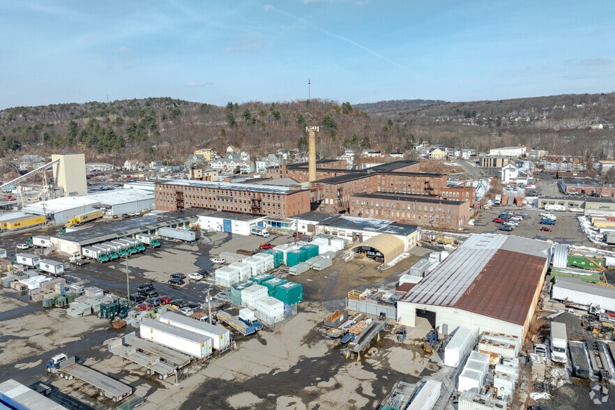 280 Chase River Rd, Waterbury, CT for lease - Primary Photo - Image 1 of 5