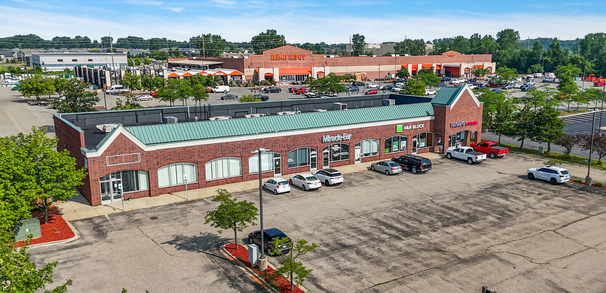 51305-51313 Gratiot Ave, New Baltimore, MI à louer Photo du bâtiment- Image 1 de 8